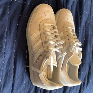Adidas Gazelle light grey *like new*